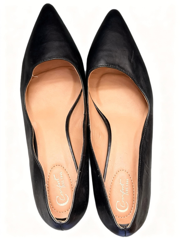 Black Pointed-toe Pump
